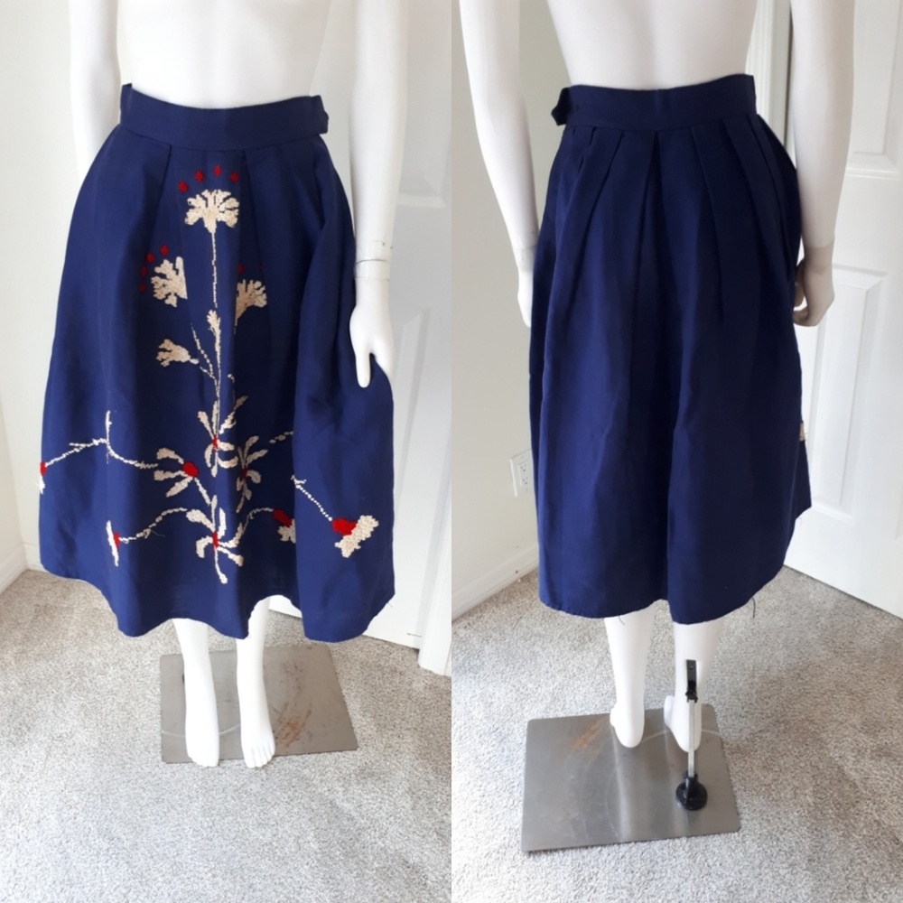 Vintage 1950's Embroidered Folk Tourist Skirt